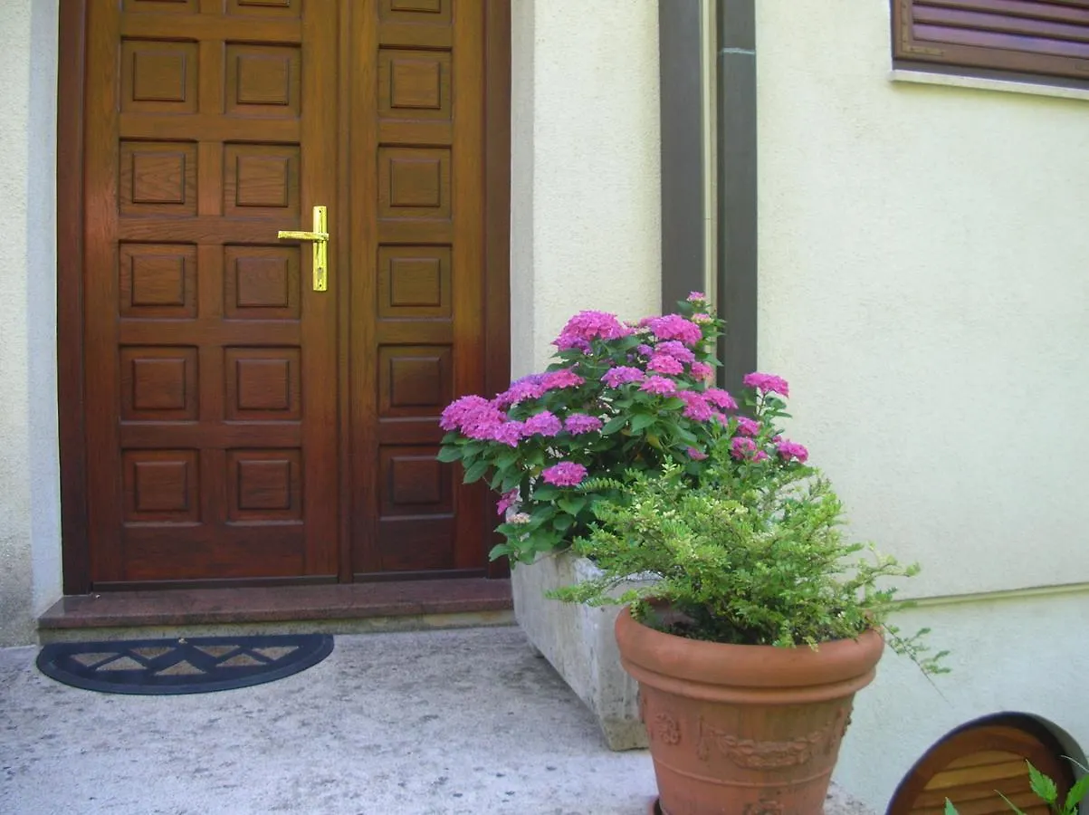 Vacation Home Lucija Slatina  Apartman Slatina (Primorsko-Goranska)